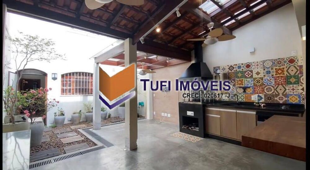 Casa à venda com 2 quartos, 136m² - Foto 1