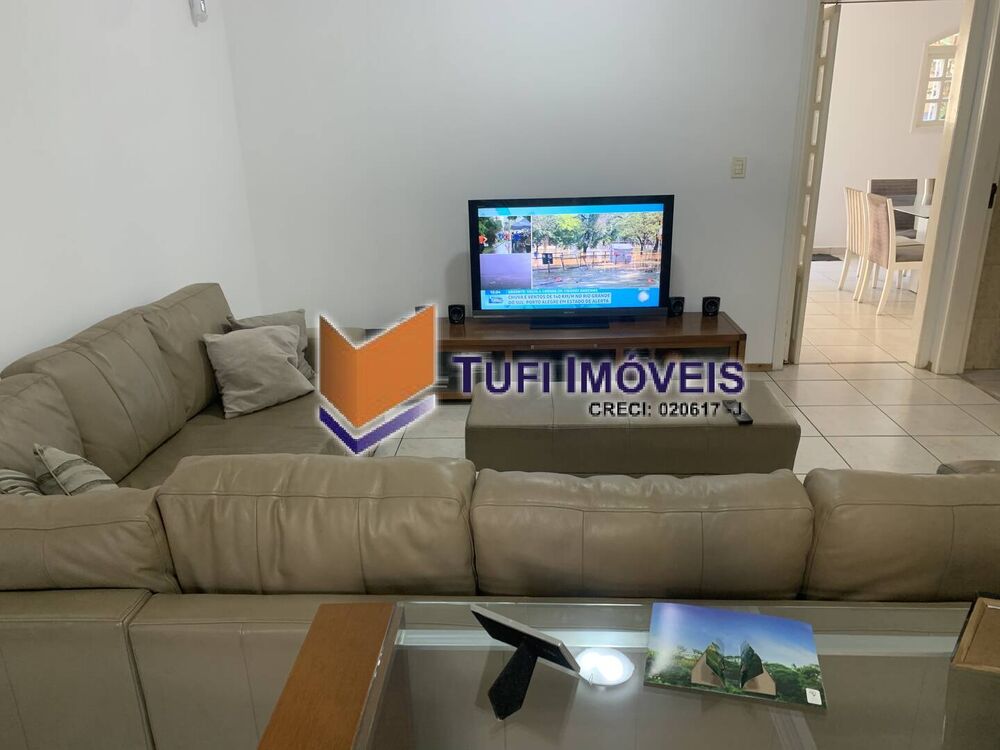 Casa à venda com 3 quartos, 250m² - Foto 1