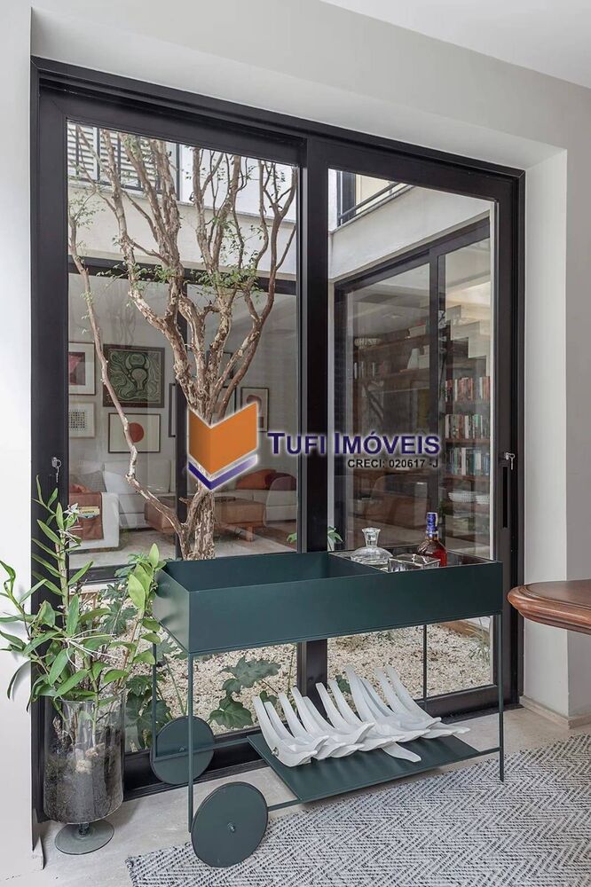 Casa à venda com 2 quartos, 180m² - Foto 1