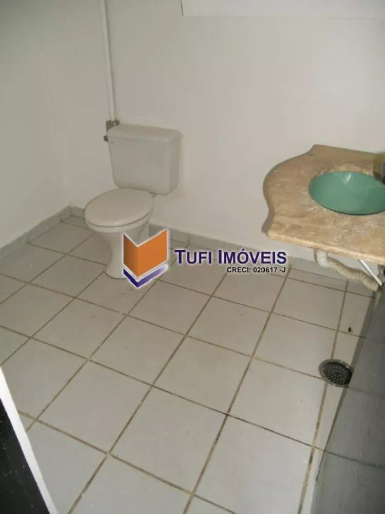 Casa para alugar com 2 quartos, 160m² - Foto 2