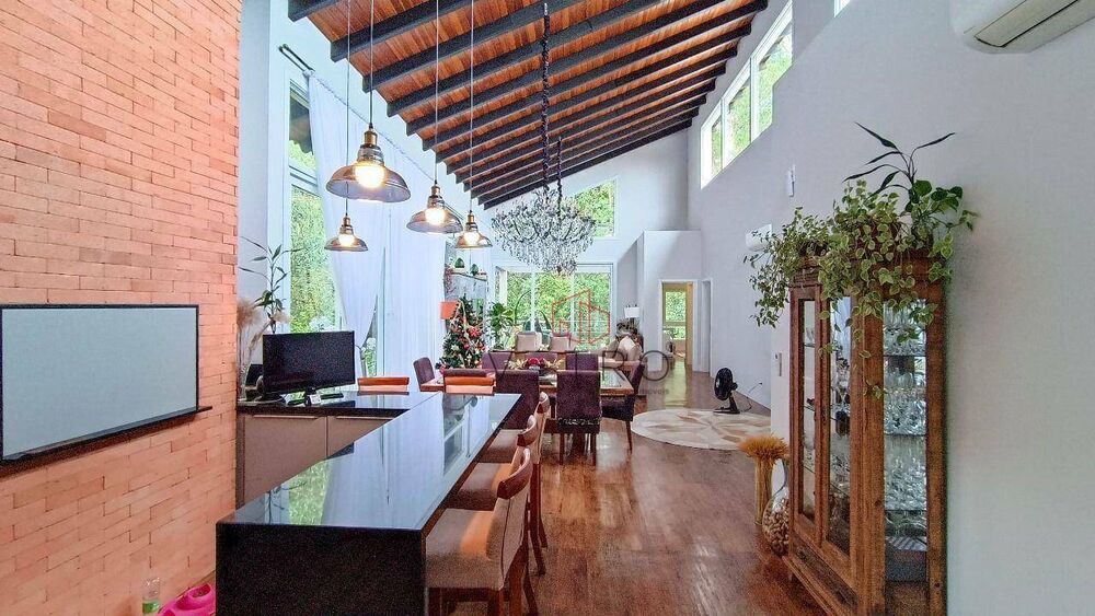 Casa de Condomínio à venda com 4 quartos, 250m² - Foto 5