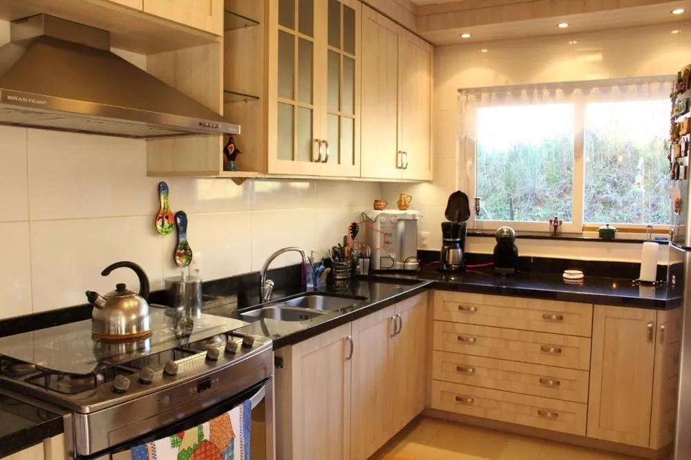 Casa, 4 quartos, 310 m² - Foto 1