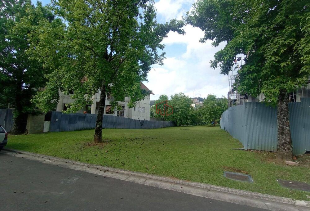 Loteamento e Condomínio, 750 m² - Foto 1