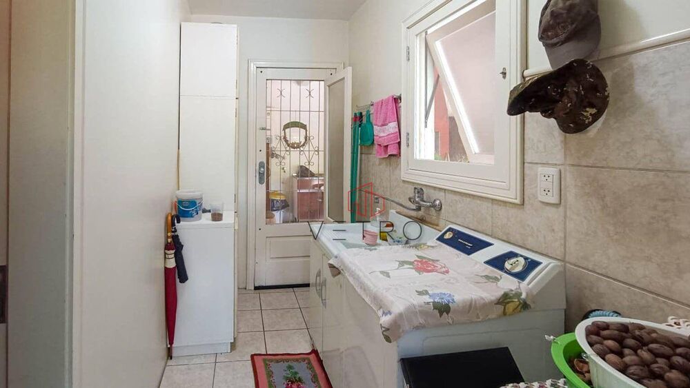 Casa, 4 quartos, 230 m² - Foto 1