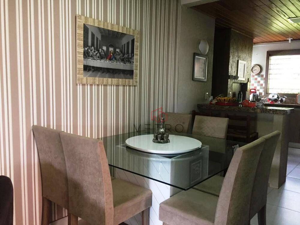 Casa, 3 quartos, 215 m² - Foto 2