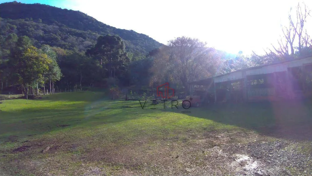 Sítio, 8 quartos, 24 hectares - Foto 1