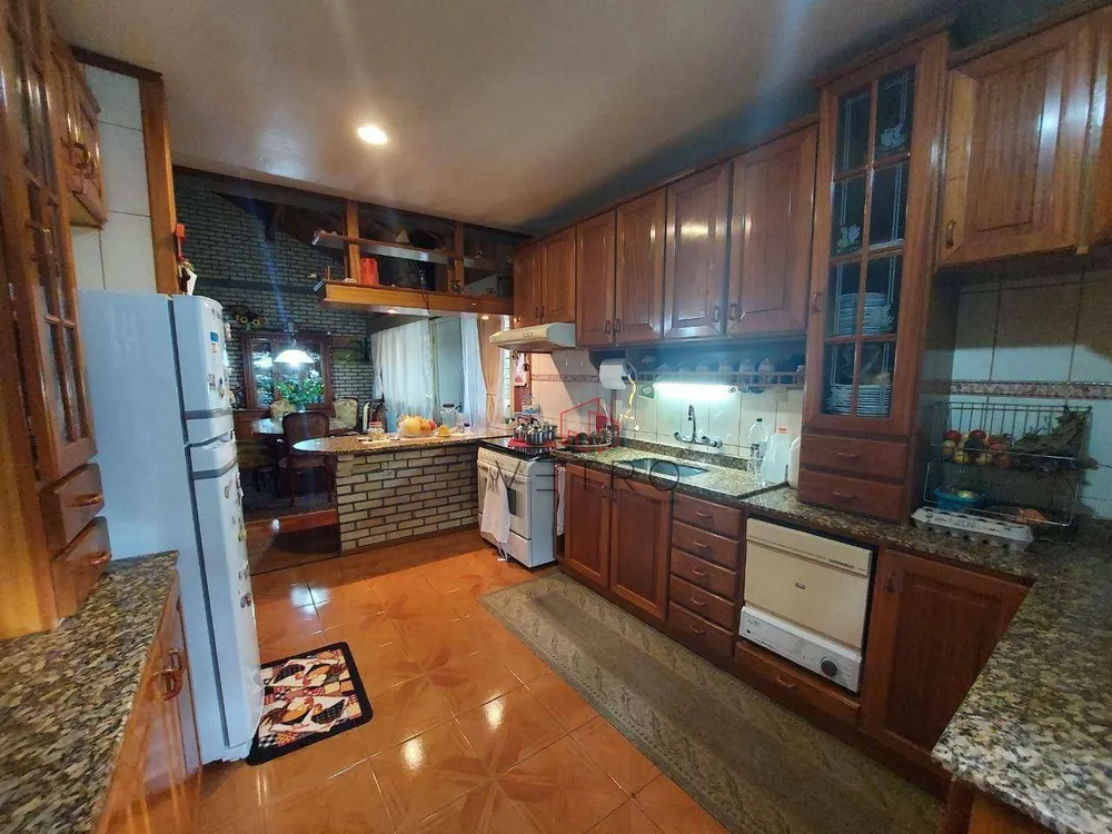 Casa, 6 quartos, 330 m² - Foto 2