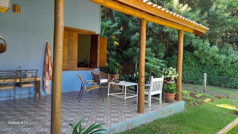 Sítio à venda com 3 quartos, 200m² - Foto 1