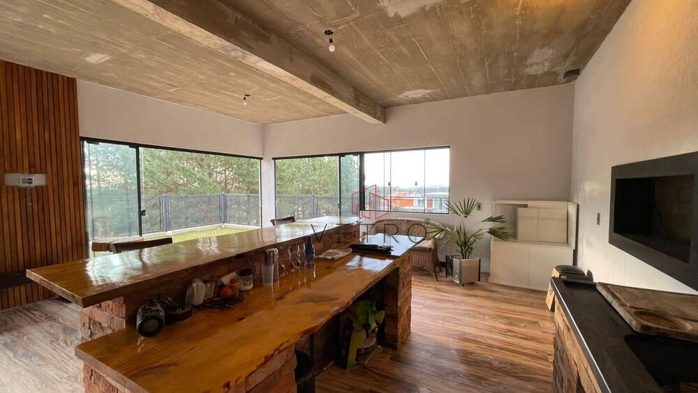 Casa, 4 quartos, 330 m² - Foto 1