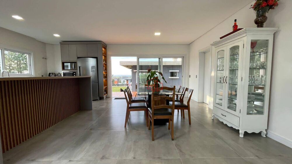 Casa, 4 quartos, 330 m² - Foto 4