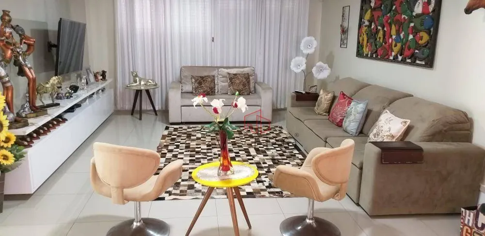Casa, 3 quartos, 269 m² - Foto 2