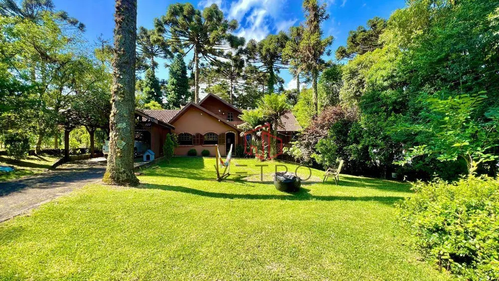 Casa, 4 quartos, 230 m² - Foto 1