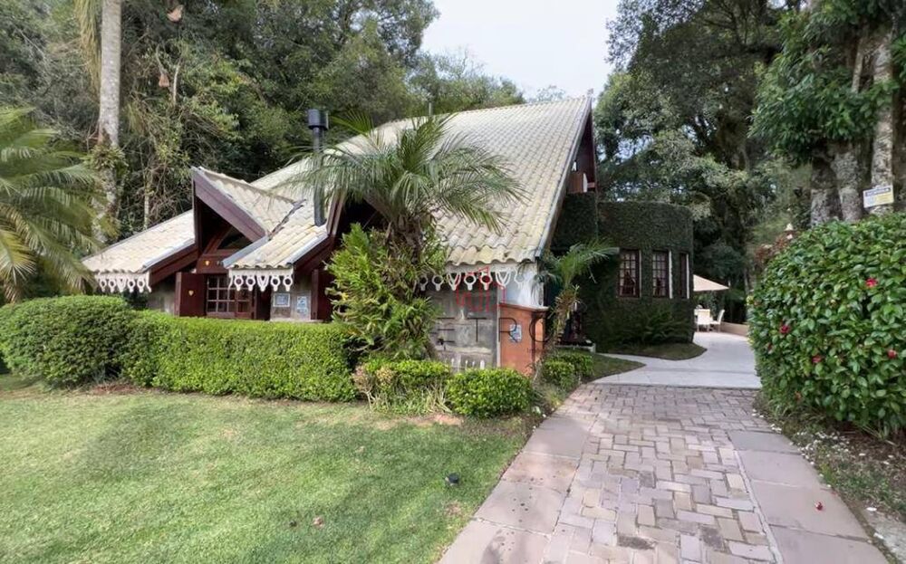 Casa, 3 quartos, 215 m² - Foto 1
