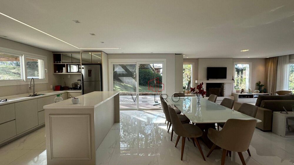 Casa de Condomínio à venda com 3 quartos, 266m² - Foto 1