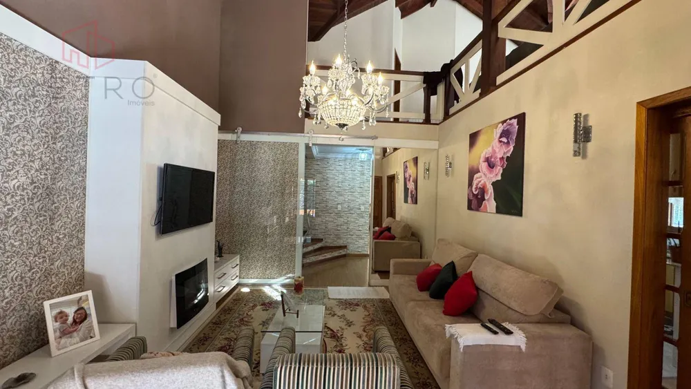 Casa, 3 quartos, 250 m² - Foto 1