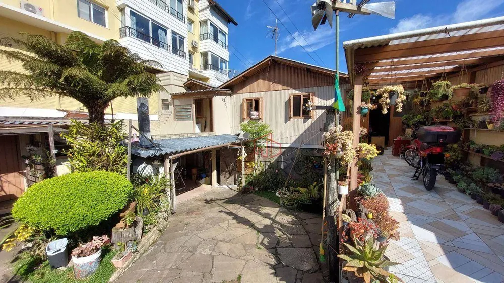 Casa, 7 quartos, 216 m² - Foto 2