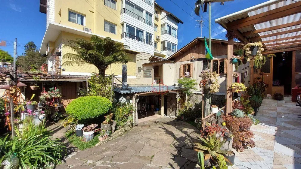 Casa, 7 quartos, 216 m² - Foto 1