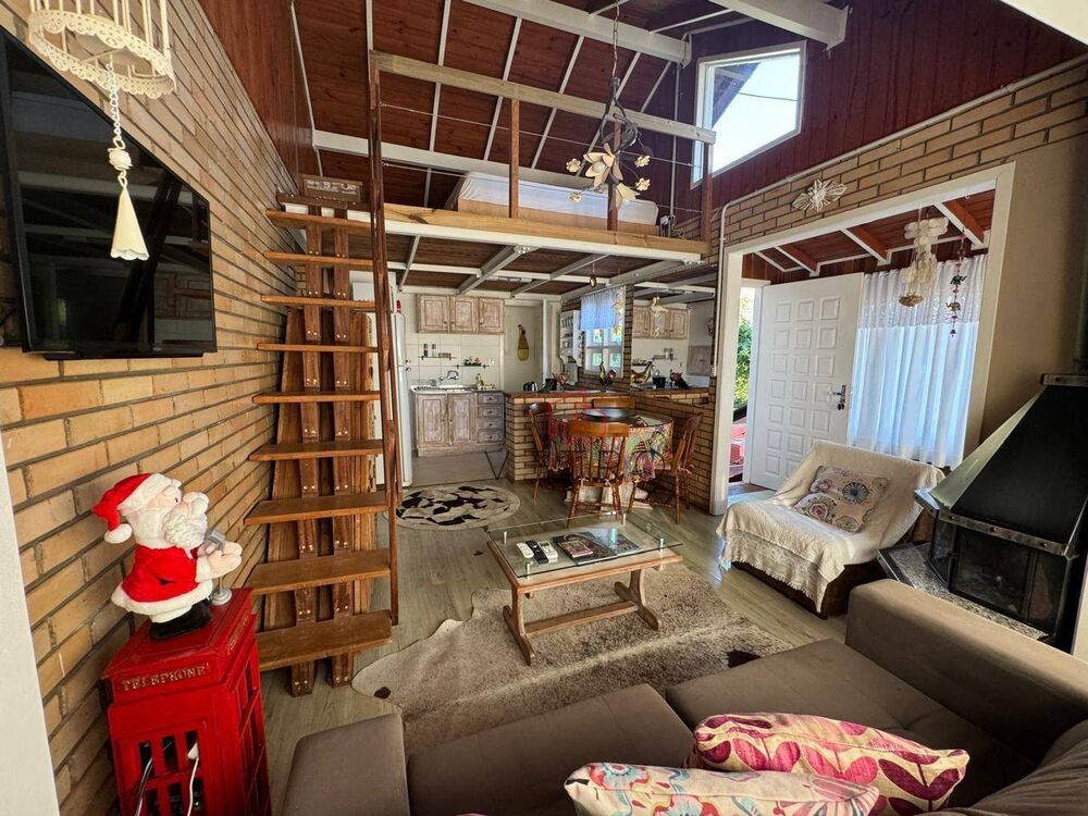Casa à venda com 3 quartos, 65m² - Foto 1