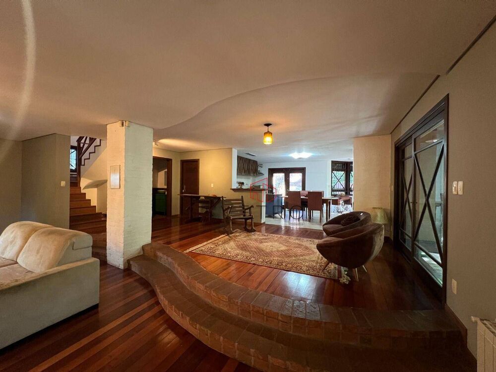 Casa, 4 quartos, 337 m² - Foto 1