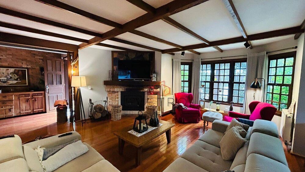 Casa, 3 quartos, 205 m² - Foto 1