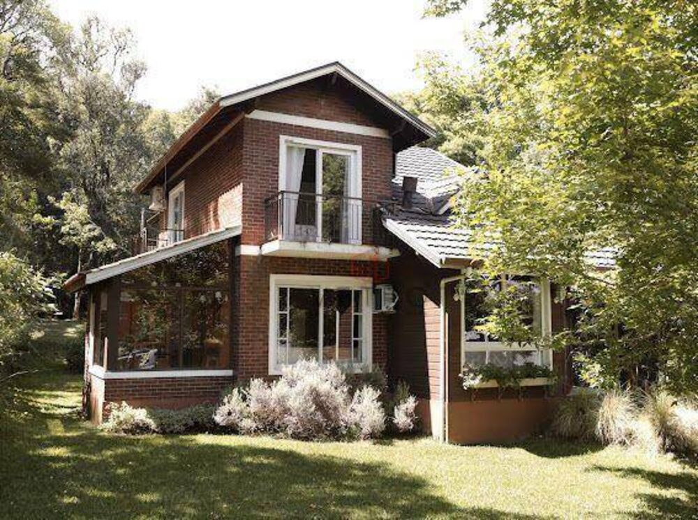Casa de Condomínio à venda com 6 quartos, 213m² - Foto 2