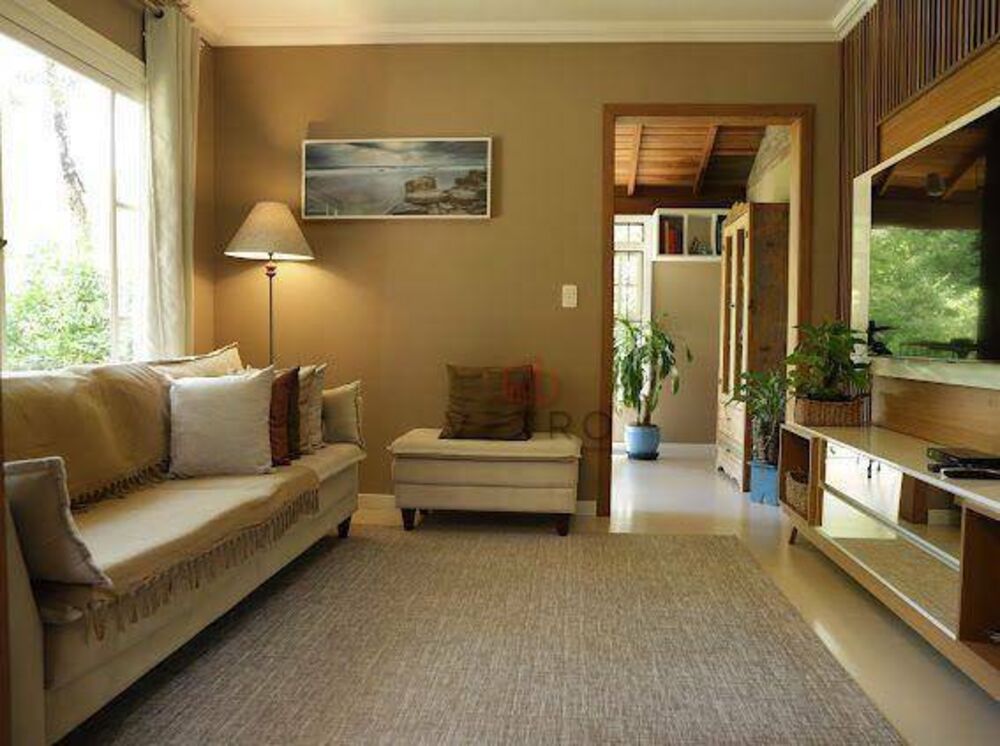 Casa de Condomínio à venda com 6 quartos, 213m² - Foto 1