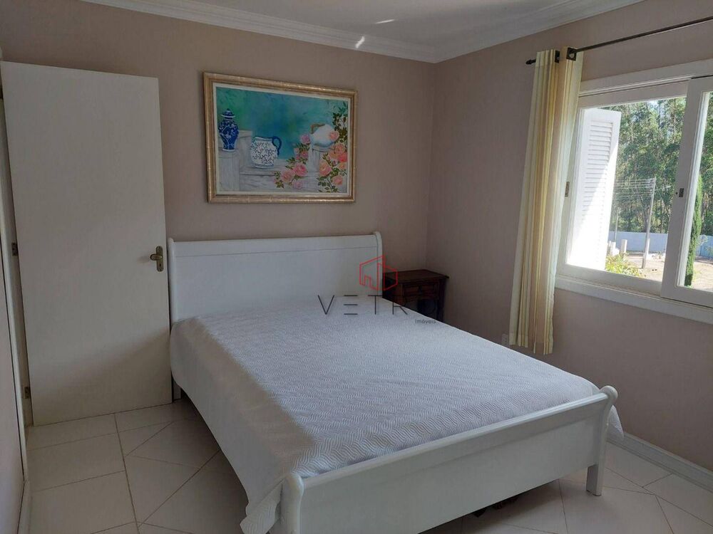 Casa à venda com 4 quartos, 207m² - Foto 4