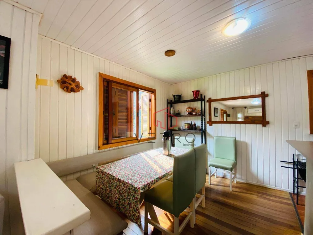 Casa, 6 quartos, 170 m² - Foto 1