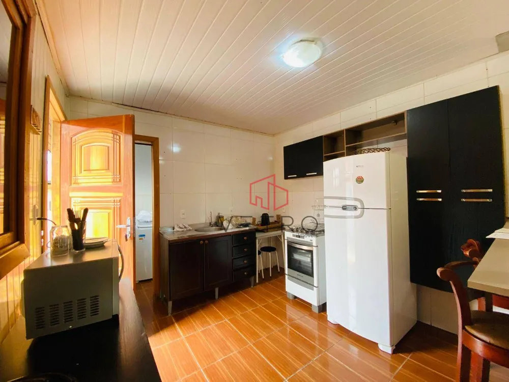 Casa, 6 quartos, 170 m² - Foto 2