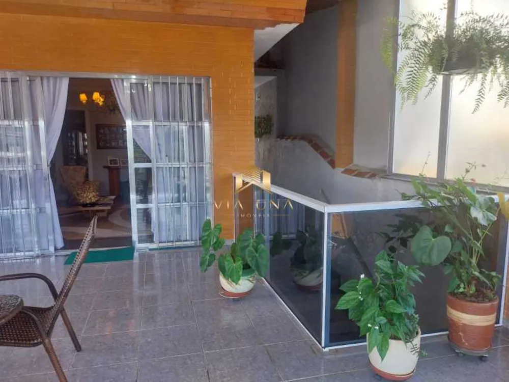 Casa, 5 quartos, 240 m² - Foto 2