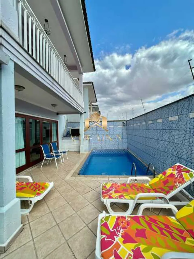 Casa, 4 quartos, 246 m² - Foto 1