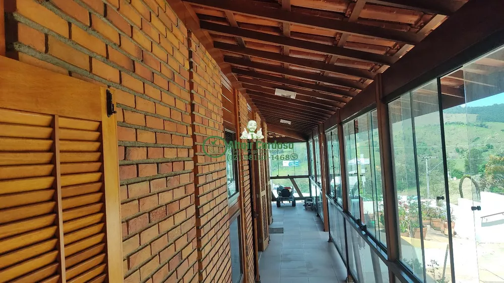 Casa, 4 quartos, 230 m² - Foto 1