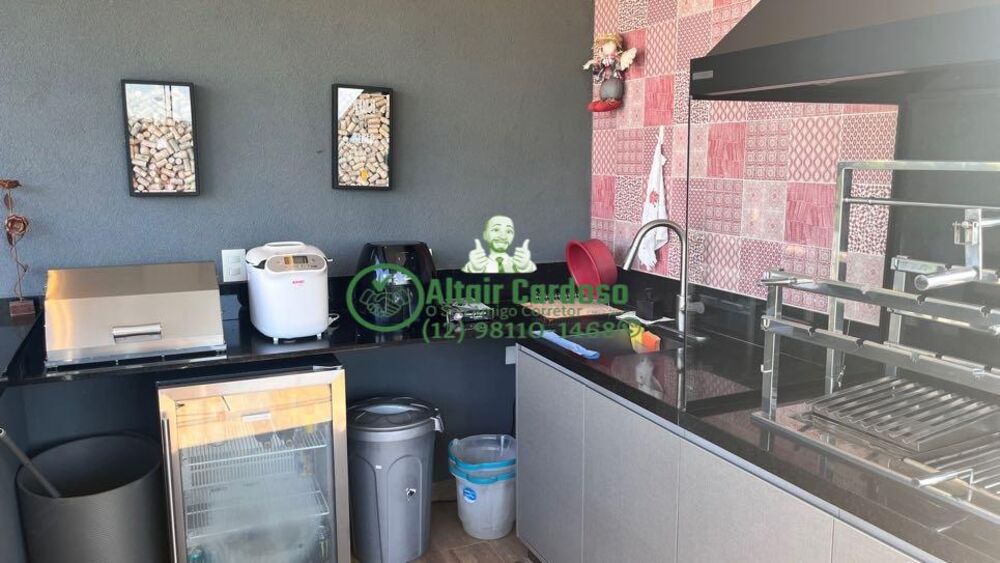Casa de Condomínio à venda com 3 quartos, 405m² - Foto 2