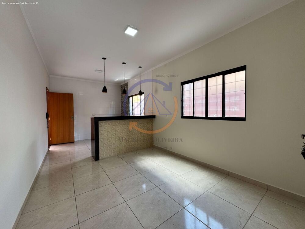 Casa à venda com 2 quartos, 200m² - Foto 4