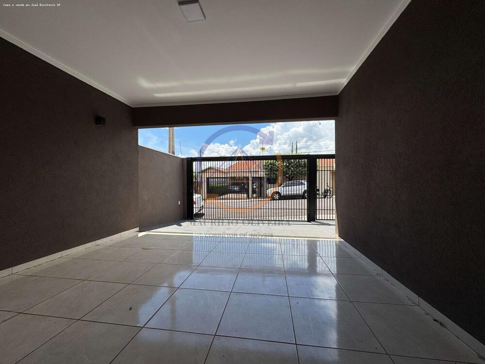 Casa à venda com 2 quartos, 200m² - Foto 3