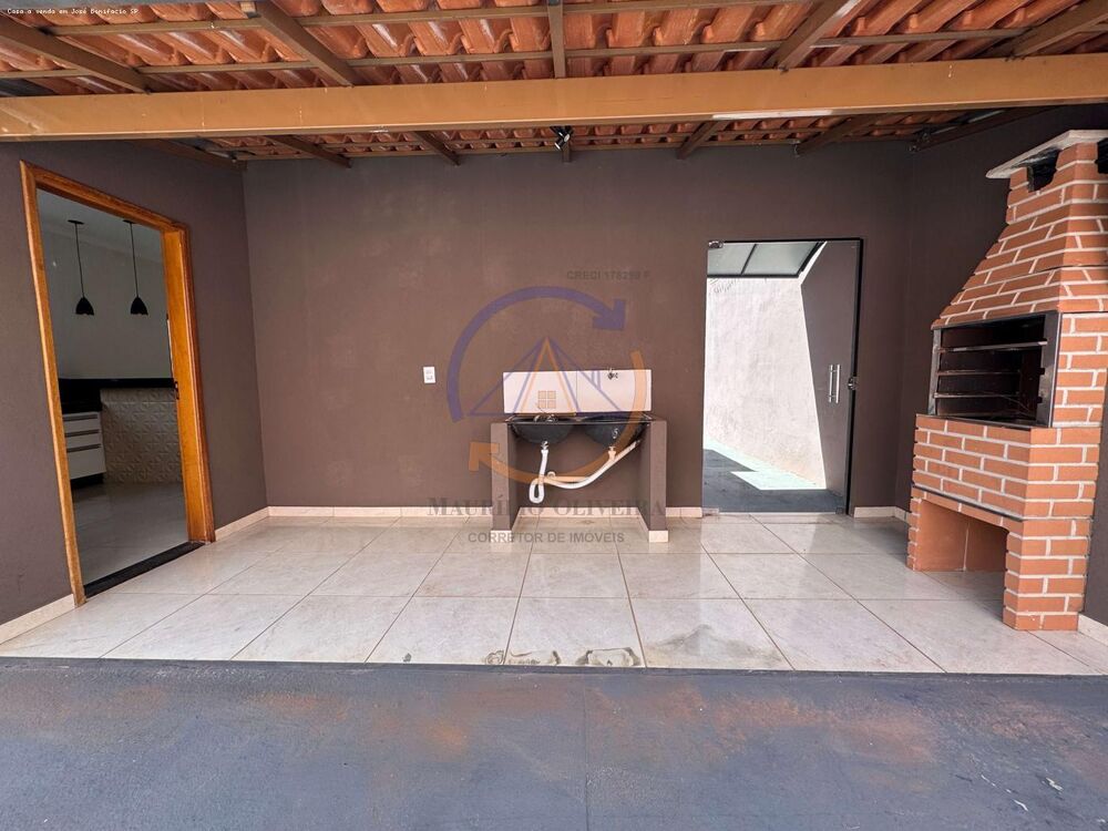 Casa à venda com 2 quartos, 200m² - Foto 10