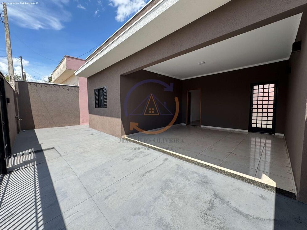 Casa à venda com 2 quartos, 200m² - Foto 2