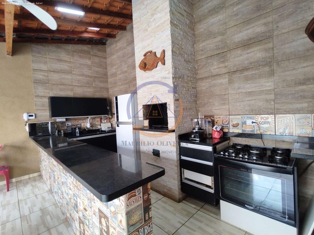 Casa à venda com 3 quartos, 200m² - Foto 4