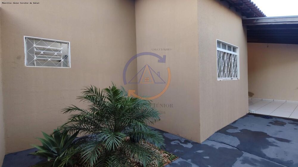 Casa à venda com 2 quartos, 225m² - Foto 2