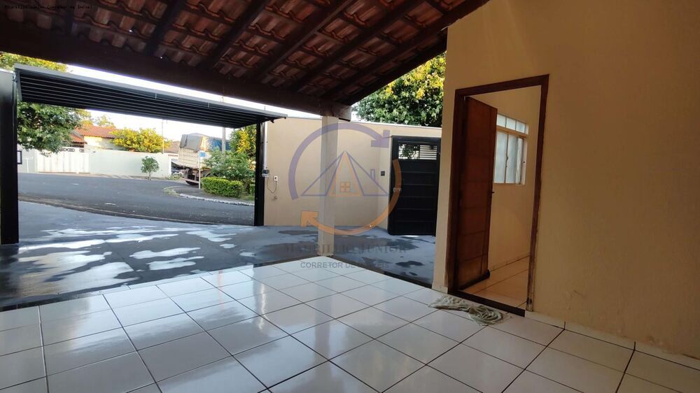 Casa à venda com 2 quartos, 225m² - Foto 4