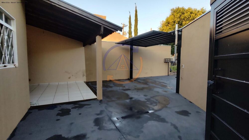 Casa à venda com 2 quartos, 225m² - Foto 3