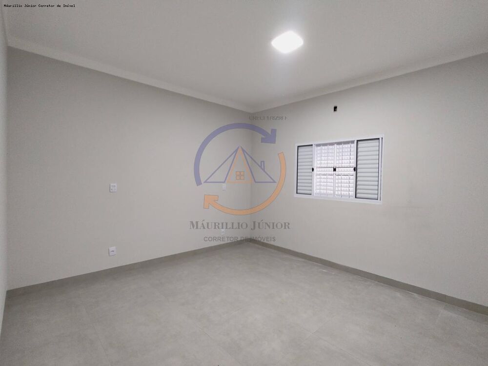 Casa à venda com 3 quartos, 242m² - Foto 4