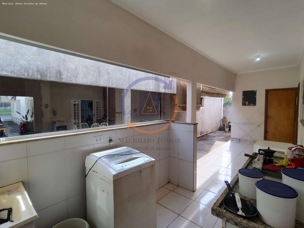 Casa à venda com 3 quartos, 456m² - Foto 2