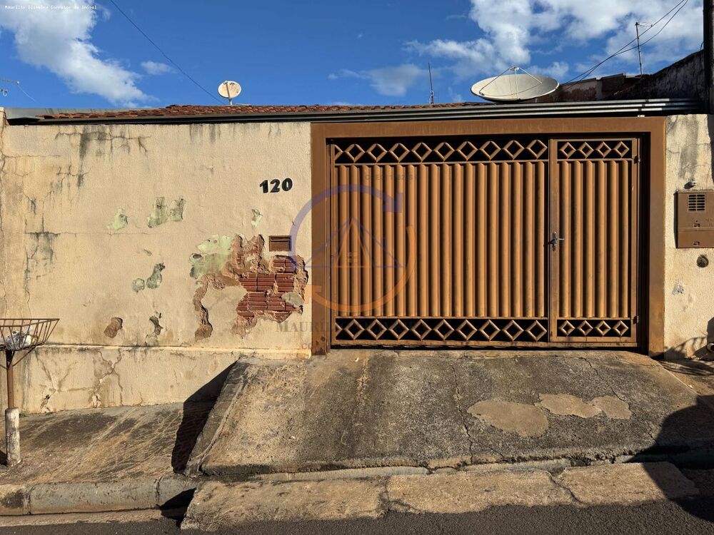 Casa à venda com 3 quartos, 129m² - Foto 1