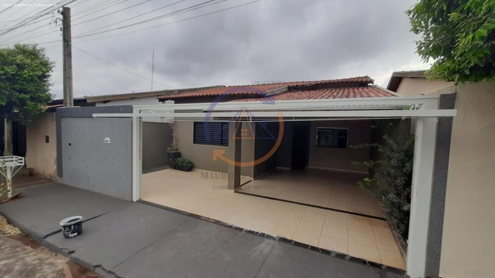 Casa à venda com 2 quartos, 225m² - Foto 1