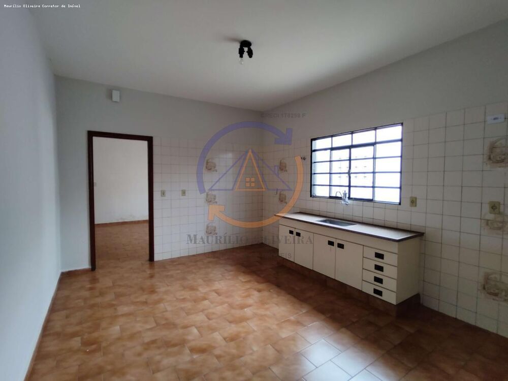 Casa à venda com 3 quartos, 288m² - Foto 9