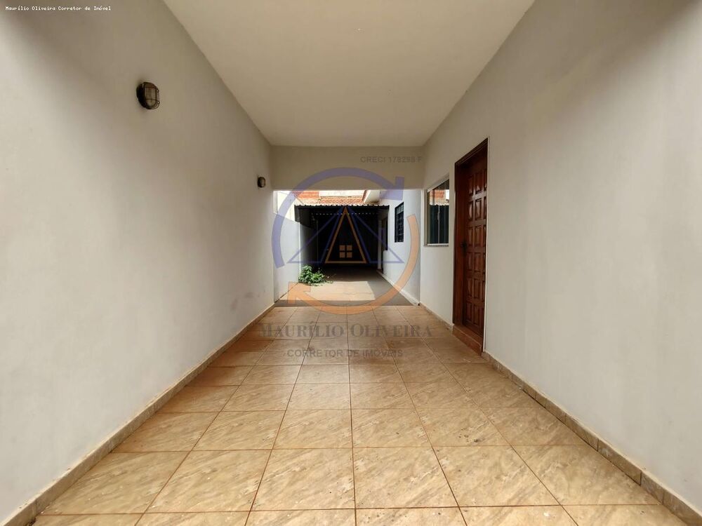 Casa à venda com 3 quartos, 288m² - Foto 4