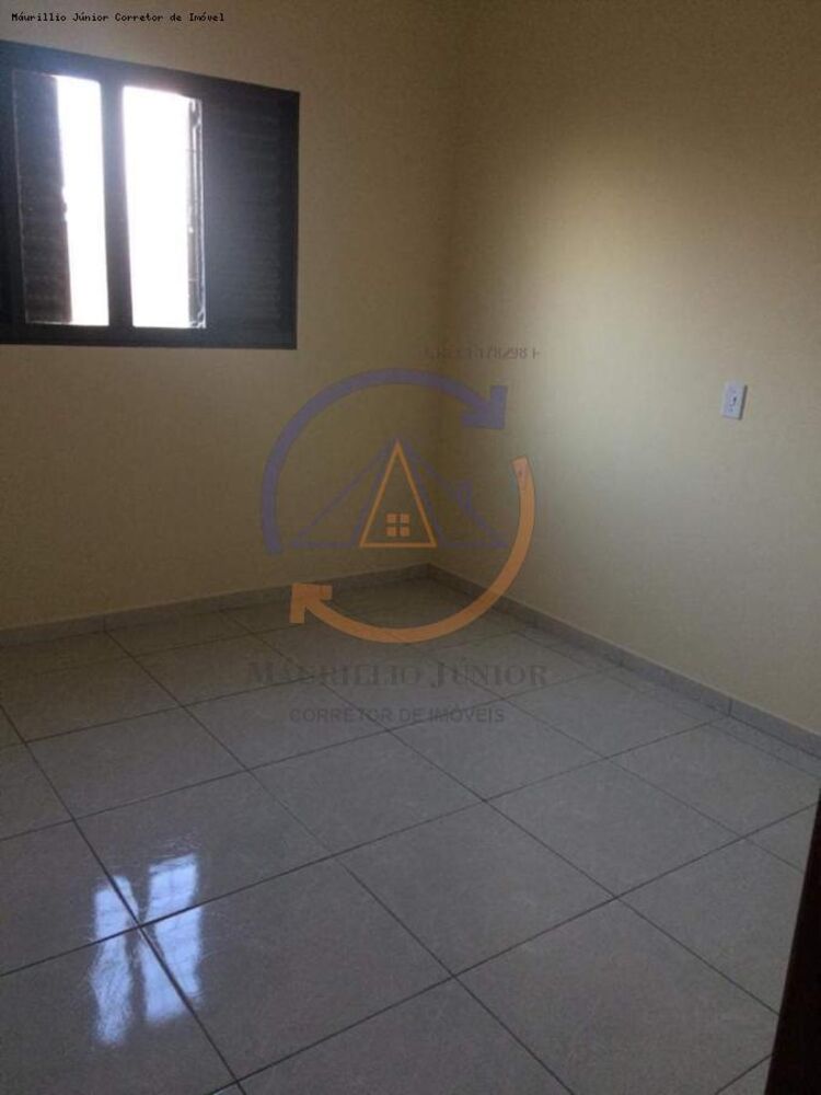 Casa à venda com 2 quartos, 222m² - Foto 2