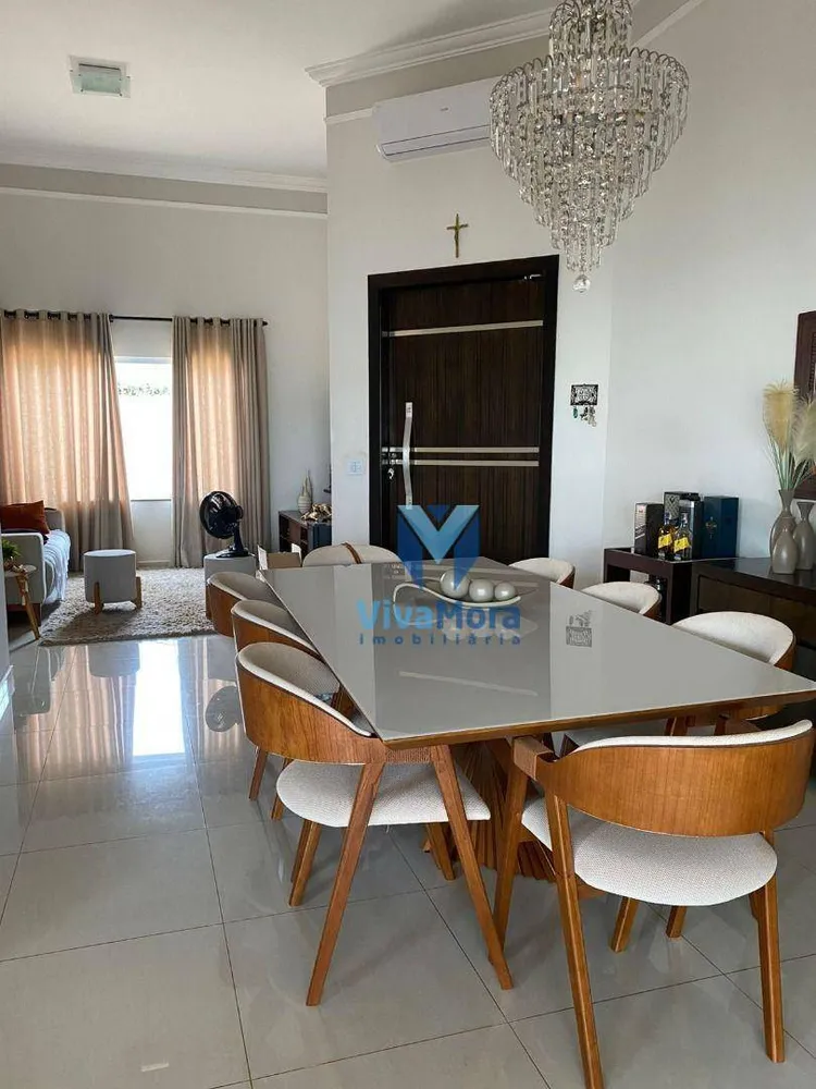 Casa, 3 quartos, 250 m² - Foto 1