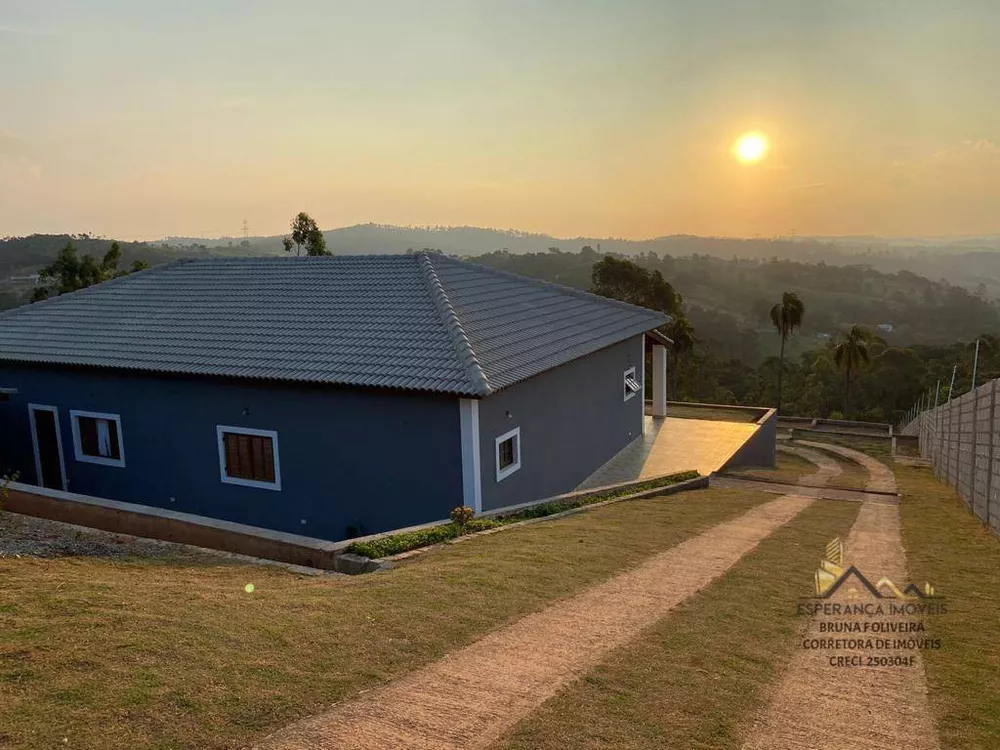 Chácara à venda com 3 quartos, 230m² - Foto 1